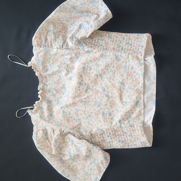 Levi's Peasant Crop Top - Picture 11 of 14